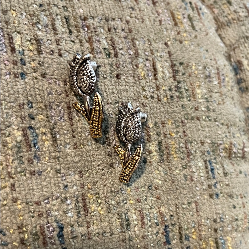 Elegant Silver and Gold Floral Earrings